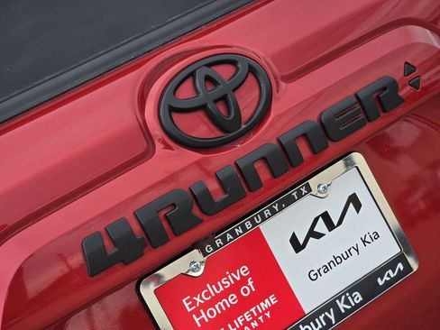 Used 2022 Toyota 4Runner SR5 Premium w/ Moonroof Package image 8