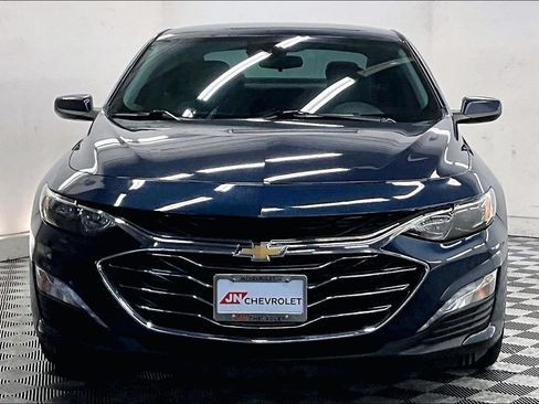 Used 2021 Chevrolet Malibu LT FWD image 2