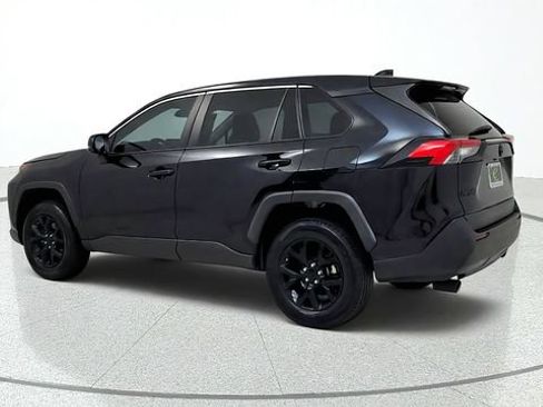 Used 2022 Toyota RAV4 LE FWD image 6