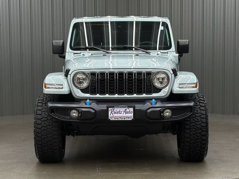 Used 2024 Jeep Wrangler Unlimited w/ Convenience Group AWD/4WD image 8