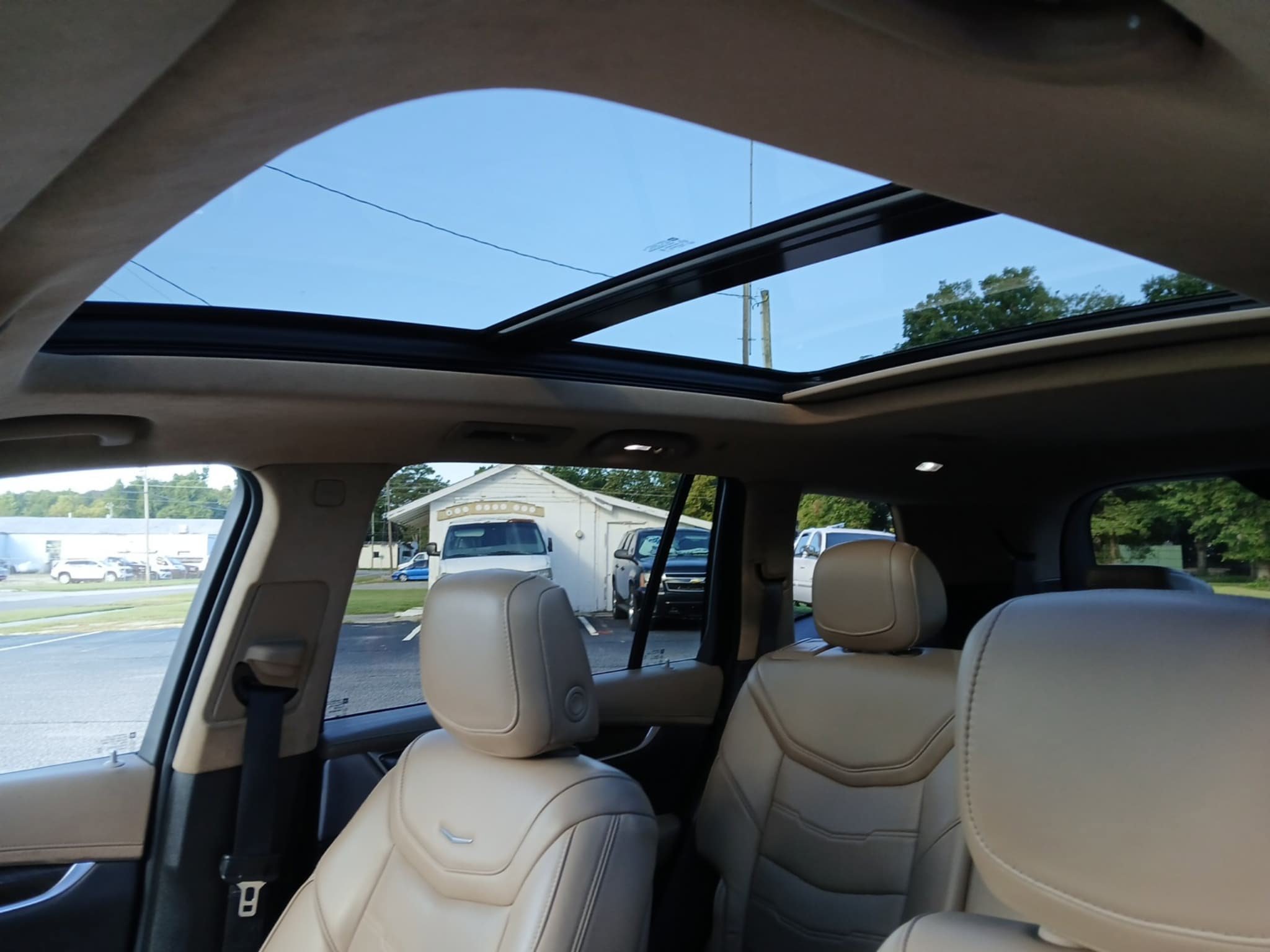 Used 2022 Cadillac XT6 Premium Luxury w/ Platinum Package AWD/4WD image 52