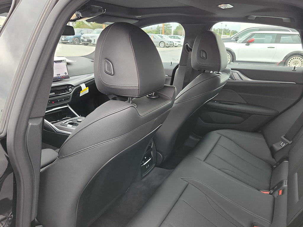Used 2026 BMW 430i w/ Premium Package RWD image 13