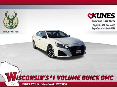 Used 2025 Nissan Altima 2.5 SV image 1