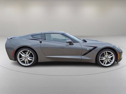 Used 2016 Chevrolet Corvette Stingray Coupe RWD image 12