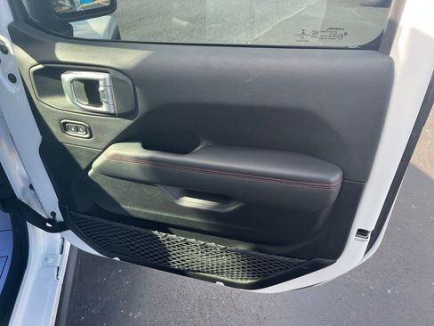 Used 2021 Jeep Wrangler Unlimited Rubicon w/ Cold Weather Group image 30