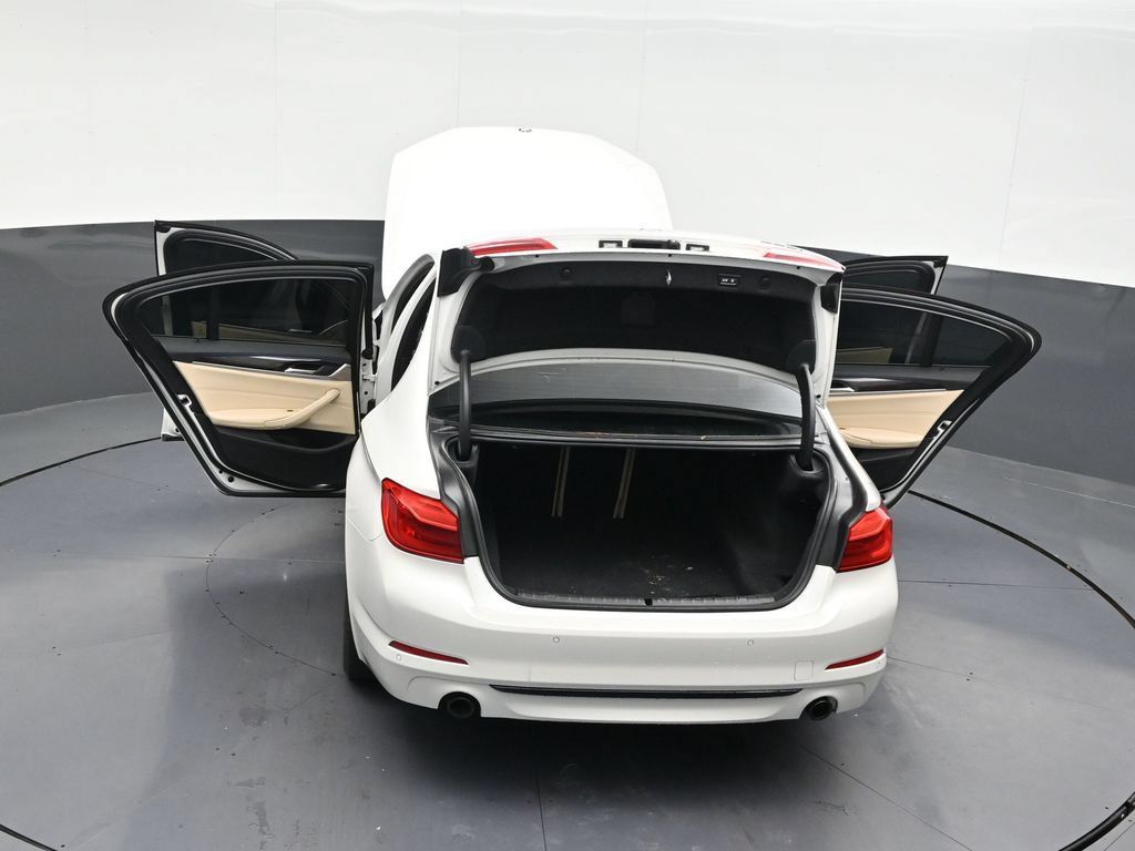 Used 2019 BMW 530i w/ Convenience Package RWD image 35