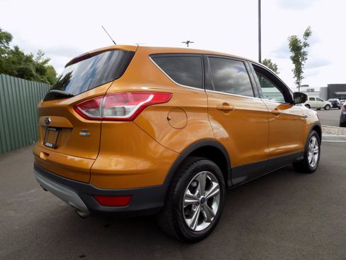 Used 2016 Ford Escape SE image 6