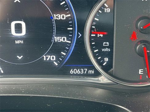 Used 2023 Chevrolet Traverse Premier image 27