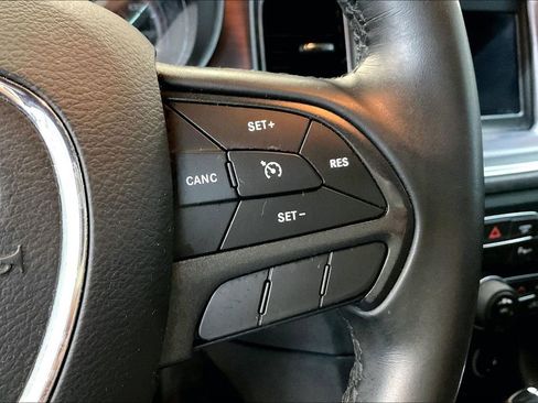Used 2018 Dodge Charger SXT w/ Blacktop Package RWD image 14