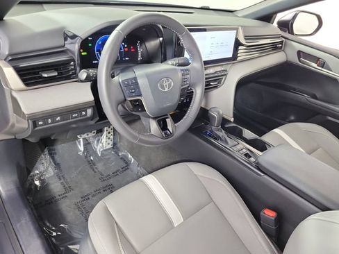 Used 2025 Toyota Camry SE w/ Multimedia Upgrade Package FWD image 18