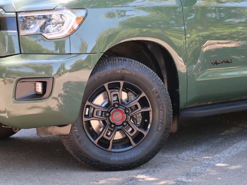 Used 2020 Toyota Sequoia TRD Pro AWD/4WD image 10