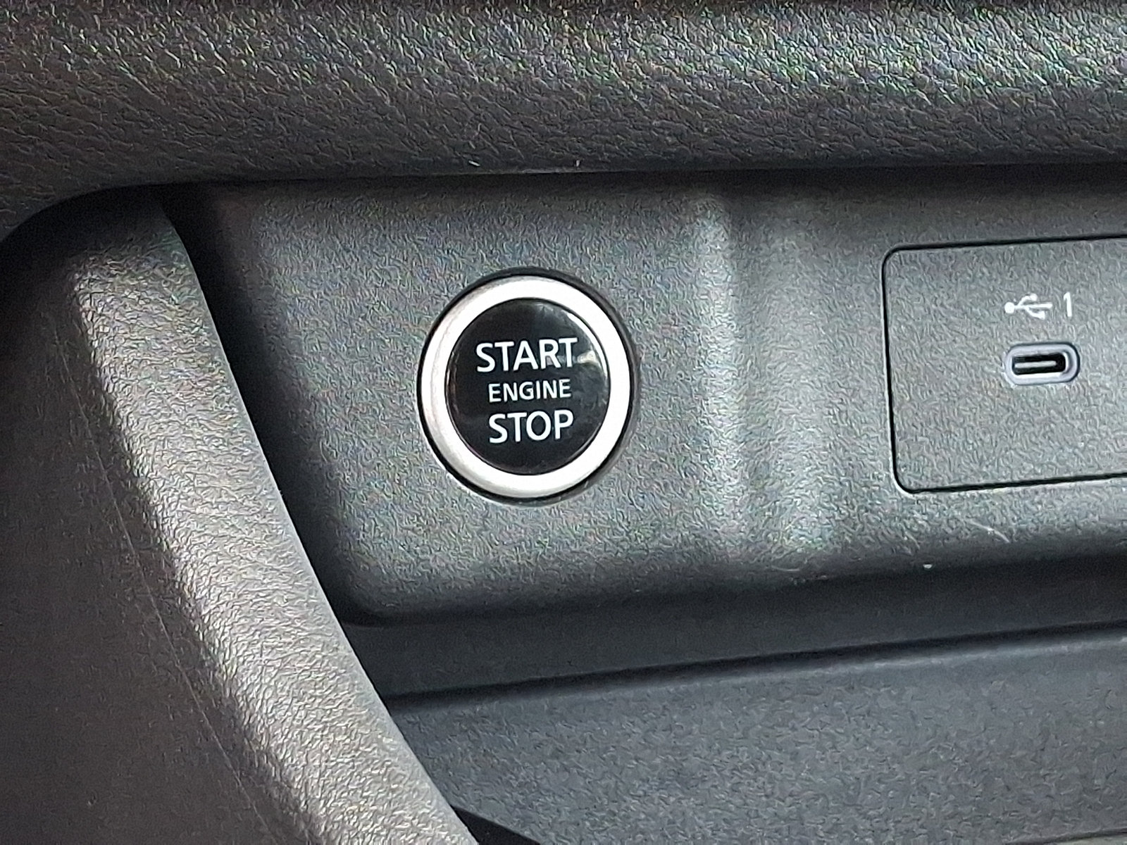 Used 2023 Nissan Rogue S AWD/4WD image 22