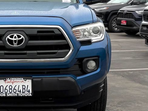 Used 2017 Toyota Tacoma SR5 image 11