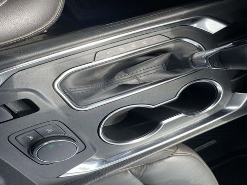 Certified 2023 Chevrolet Traverse LT FWD image 28