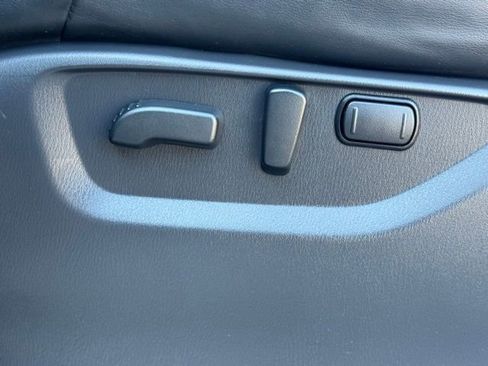 Used 2022 Nissan Armada SV image 17