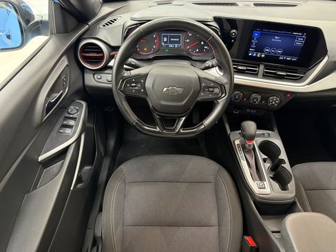 Used 2024 Chevrolet Trax RS w/ Driver Confidence Package FWD image 28