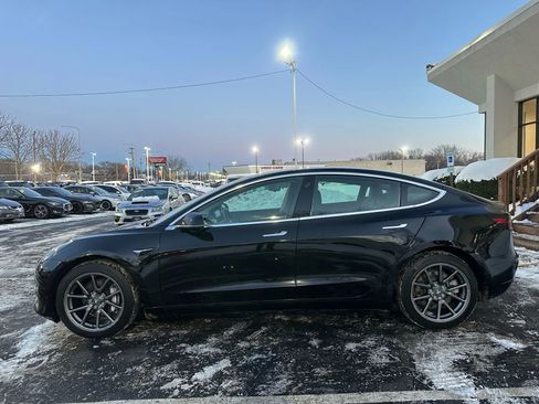 Used 2020 Tesla Model 3 Standard Range image 4