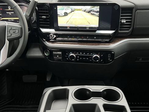 New 2026 GMC Sierra 1500 Elevation image 14