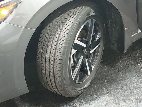 Certified 2025 Nissan Sentra SV image 61