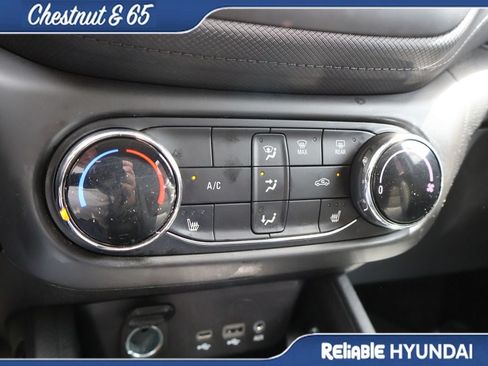 Used 2022 Chevrolet TrailBlazer LT FWD image 36