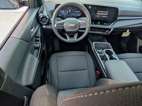 New 2026 Chevrolet Equinox LT FWD image 9