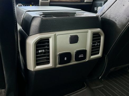 Used 2019 Ford F150 Lariat AWD/4WD image 4