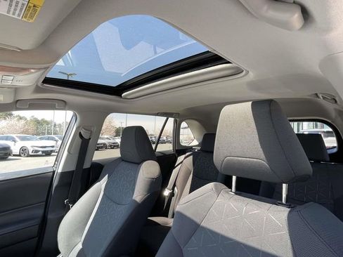 Used 2020 Toyota RAV4 XLE w/ Convenience Package image 26