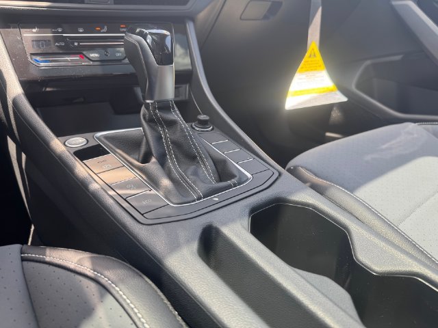 New 2026 Volkswagen Jetta SE FWD image 10
