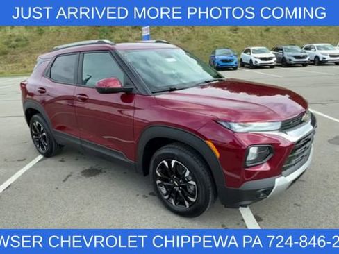 Used 2023 Chevrolet TrailBlazer LT w/ Convenience Package image 2