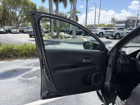 Used 2022 Honda HR-V EX-L image 35