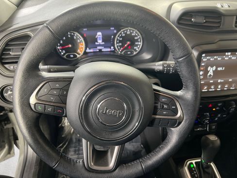 Used 2022 Jeep Renegade Latitude w/ Convenience Group image 11