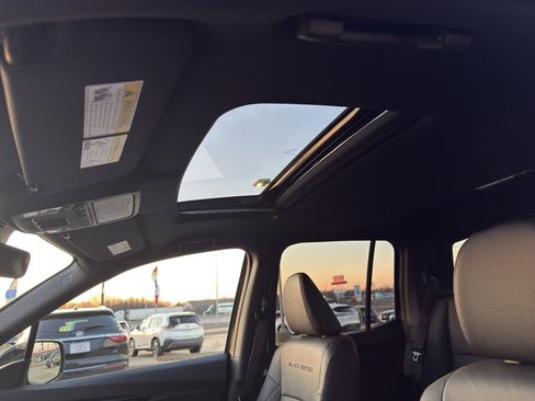 Used 2025 Honda Ridgeline TrailSport image 12