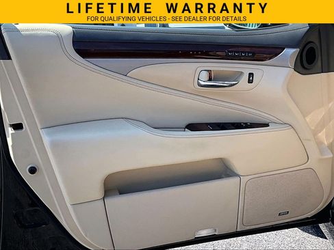Used 2013 Lexus LS 460 w/ Comfort Pkg RWD image 19