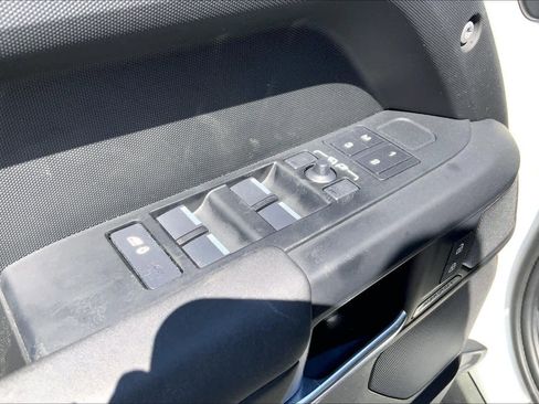 Used 2025 Land Rover Defender 110 S image 35