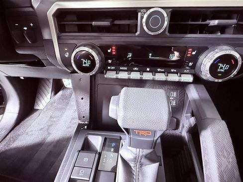 Used 2024 Toyota Tacoma TRD Sport w/ TRD Sport Premium Package image 21