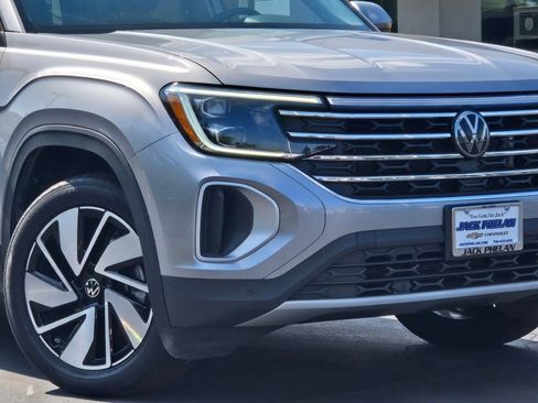 Used 2024 Volkswagen Atlas SE FWD image 3