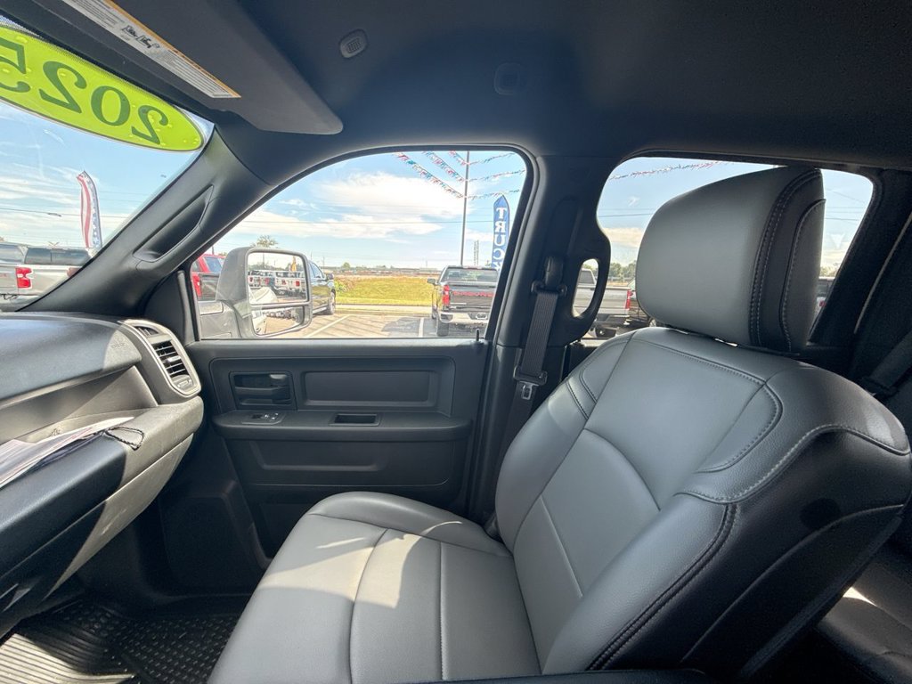 Used 2025 RAM 2500 Tradesman w/ Chrome Appearance Group AWD/4WD image 30