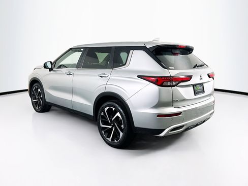 Used 2024 Mitsubishi Outlander SE image 5