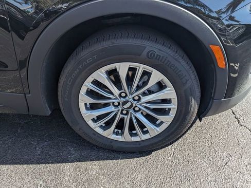 Used 2025 Cadillac XT4 Premium Luxury image 21