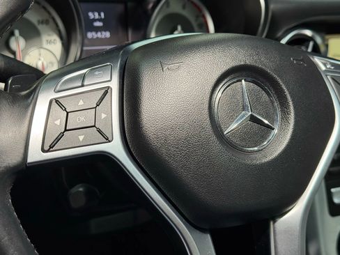 Used 2012 Mercedes-Benz SLK 350 image 32