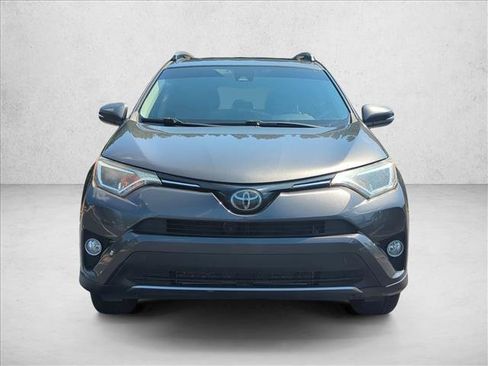 Used 2018 Toyota RAV4 XLE FWD image 2