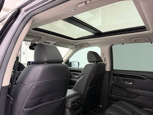 Used 2025 Honda Pilot Touring image 30