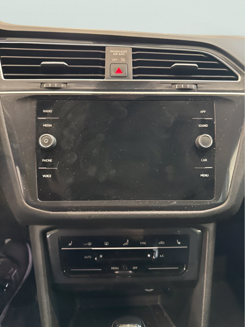 Used 2024 Volkswagen Tiguan SE w/ Panoramic Sunroof Package AWD/4WD image 21