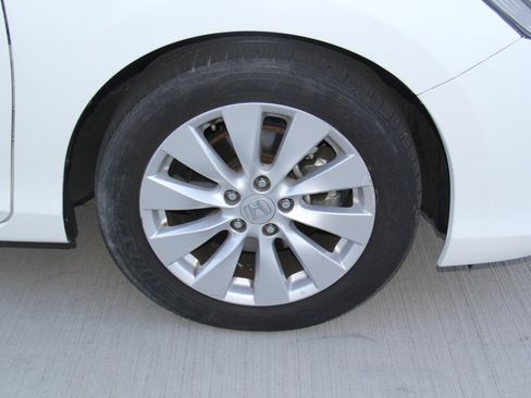 Used 2015 Honda Accord EX-L image 31