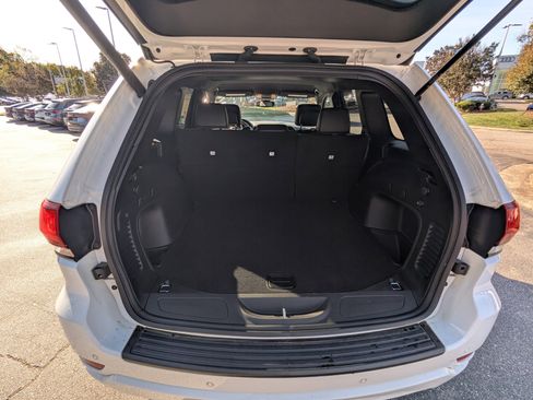 Used 2022 Jeep Grand Cherokee Laredo X image 14