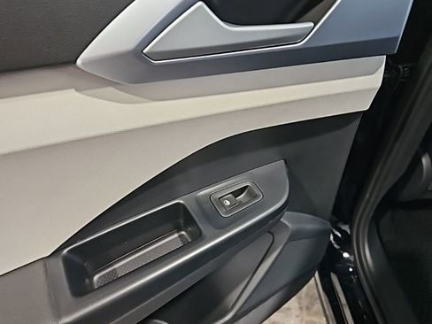 New 2026 Volkswagen Taos SE AWD/4WD image 21