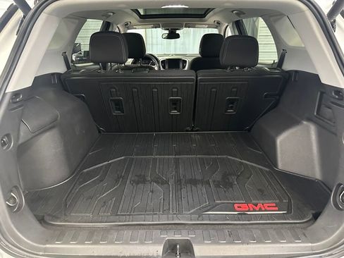 Certified 2022 GMC Terrain SLE w/ Driver Convenience Package image 25
