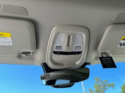 Certified 2024 Volvo XC90 T8 Plus w/ Protection Package Premier image 15