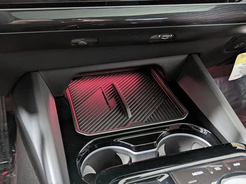 Used 2025 BMW 530i xDrive image 34