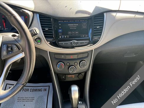 Used 2018 Chevrolet Trax LT w/ LT Convenience Package AWD/4WD image 5